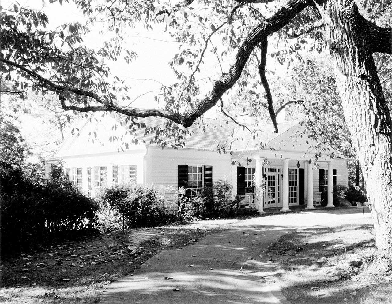 A black-and-white photo of President Franklin Delano Roosevelt's rural retreat in Warm Springs, Georgia, dubbed "The Little White House."  Photo Source: Wikipedia
